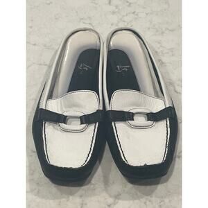 Life Stride Women Leather Slip On‎ Loafer Mules Shoes Comfort Size 9 White Black